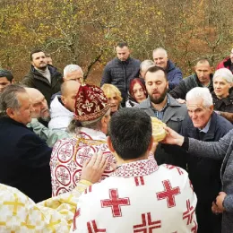 Молитвено прослављен Свети апостол и јеванђелист Матеј у храму на Вилусима
