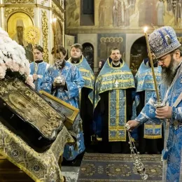 Епископ Методије на свеноћном бденију уочи престоног празника саборног храма Кузбаса