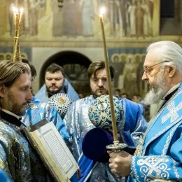 Епископ Методије на свеноћном бденију уочи престоног празника саборног храма Кузбаса