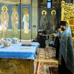 Епископ Методије на свеноћном бденију уочи престоног празника саборног храма Кузбаса