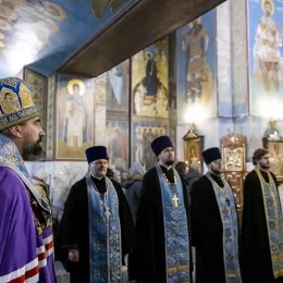 Епископ Методије на свеноћном бденију уочи престоног празника саборног храма Кузбаса