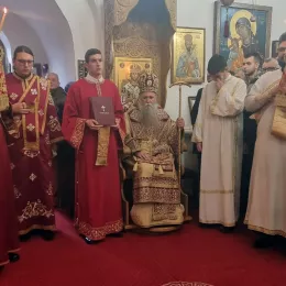 Митрополит Јоаникије богослужио у Цетињском манастиру