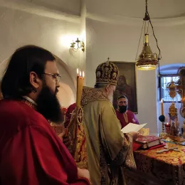 Митрополит Јоаникије богослужио у Цетињском манастиру