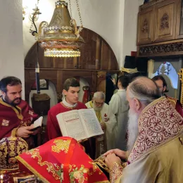 Митрополит Јоаникије богослужио у Цетињском манастиру