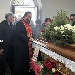 Сахрањени земни остаци новопрестављеног слуге Божјег Перка Вукотића