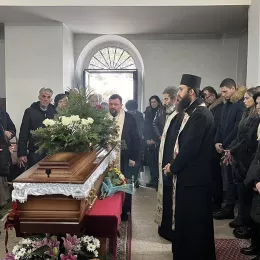 Сахрањени земни остаци новопрестављеног слуге Божјег Перка Вукотића