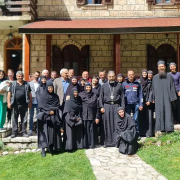 Литургијско сабрање у манастиру Подмалинско