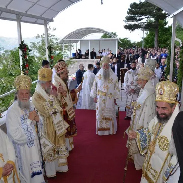 Архијерејска литургија у манастиру Острогу 