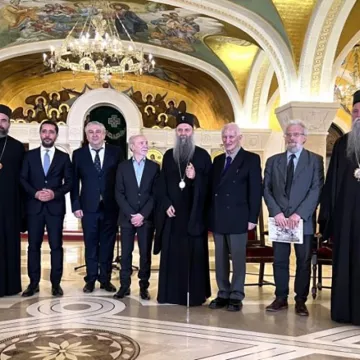 У крипти храма Светог Саве проглашен добитник награде Извиискра Његошева