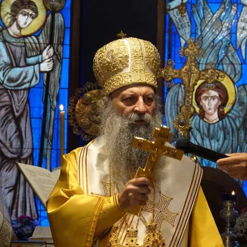 Патријарху српском Порфирију и архијерејима забрањен улазак на Косово и Метохију