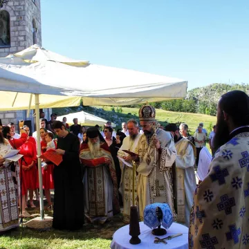 У манастиру Сомина освештана црква посвећена Чудотворној икони Мајке Божје „Умекшање злих срца“