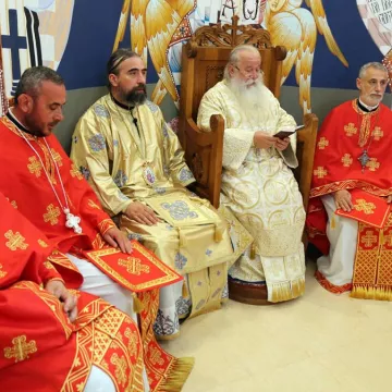 ОСВЕШТАН ХРАМ СВЕТОГ ОЦА ВАРНАВЕ НА ВРАЊЕШУ У ИСТОЧНОМ НОВОМ САРАЈЕВУ