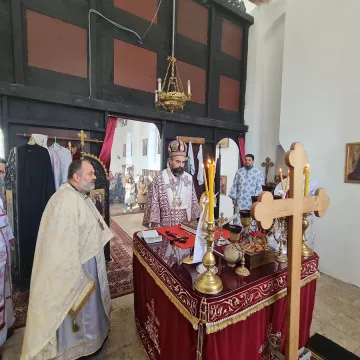 Епископ Методије служио Литургију у храму Светих Јоакима и Ане у насељу Видрован код Никшића