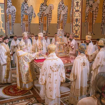 Заупокојена Литургија и годишњи помен Митрополиту Амфилохију: