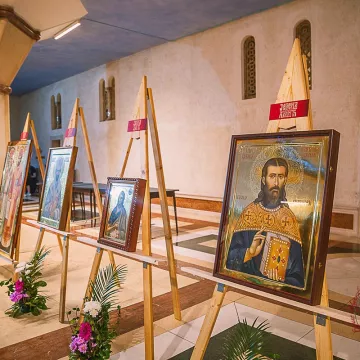 Изложбом савременог иконописа почели IV Дани Митрополита Амфилохија