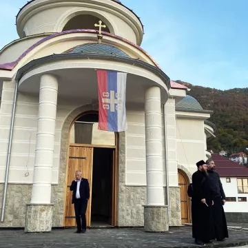 Епископ Методије посјетио саборни храм у Плужинама