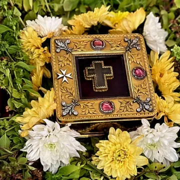 Носећи крст учимо се љубави