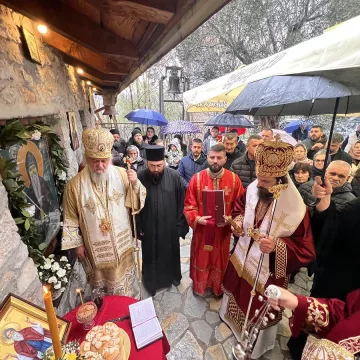 Владика Кирило на Немањином граду