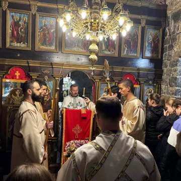 Литургија у цркви Светих Апостола Петра и Павла