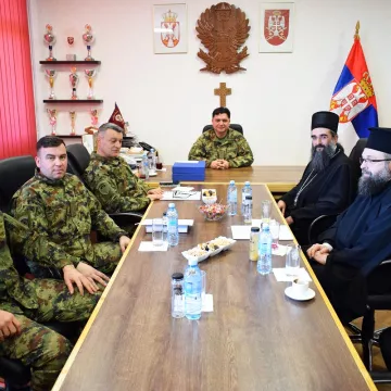 Радни састанак у команди 63. Падобранске бригаде