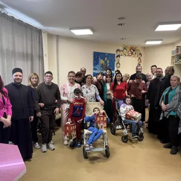 Празнична радост за малишане "Дневног центра" у Беранама