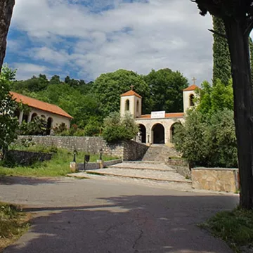 Владика Јоаникије служиће 9. фебруара у Дајбабама Литургију са парастосом оцу Луки (Анићу)