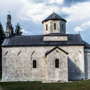 Света архијерејска Литургија у цркви Светог Архангела Михаила у Андријевици