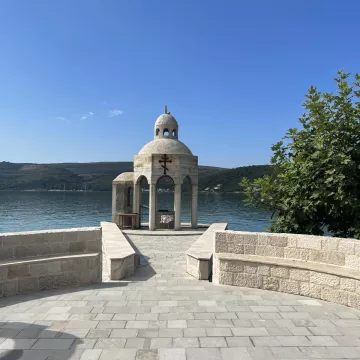 Света Литургија на Михољјској превлаци