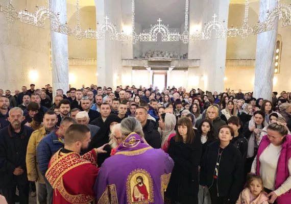 Епископ Методије на Велики четвртак богослужио у беранском Саборном храму