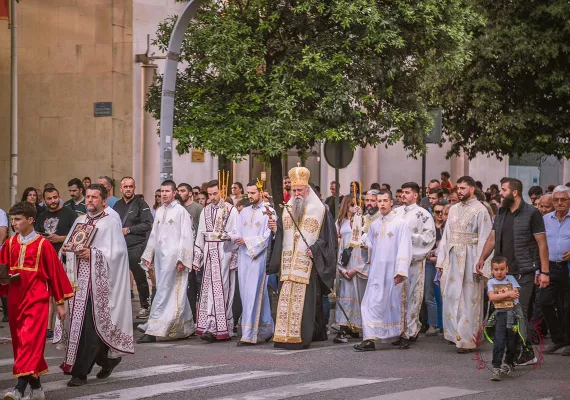 Митрополит Јоаникије кроз Подгорицу предводио традиционалну Марковданску литију