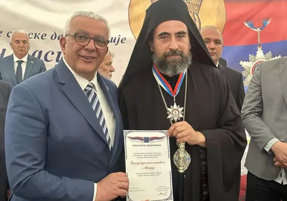 Предсједник Мандић одликовао владику Методија Орденом Марка Даковића