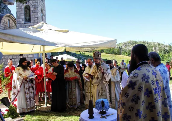 У манастиру Сомина освештана црква посвећена Чудотворној икони Мајке Божје „Умекшање злих срца“