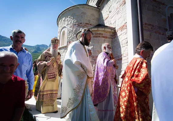 Митрополит Јоаникије и Епископ Методије богослужили у Горњем Липову