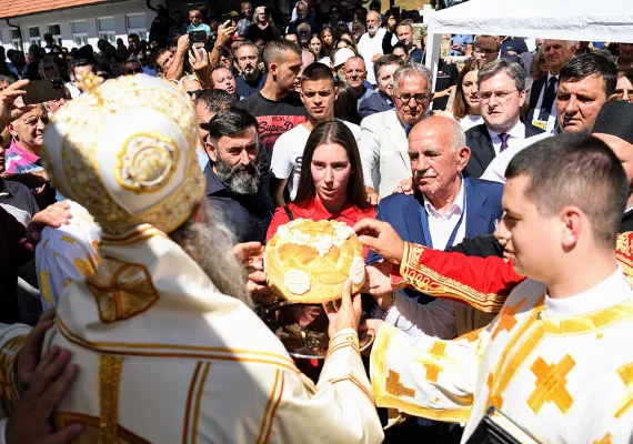 Патријарх Порфирије са архијерејима служио Литургију у Велици