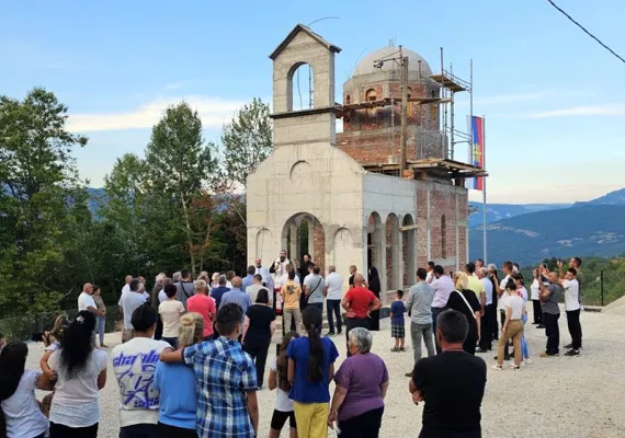 Епископ Методије поставио камен темељац у цркви која се гради у селу Влах код Бијелог Поља