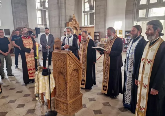 Молебан за почетак радова на обнови Саборног храма Светог Василија Острошког у Никшићу