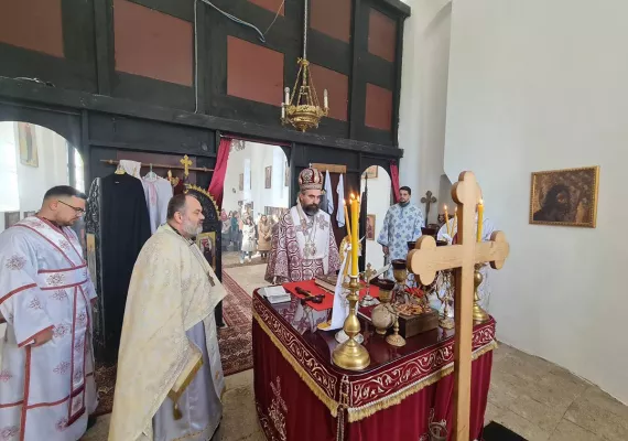 Епископ Методије служио Литургију у храму Светих Јоакима и Ане у насељу Видрован код Никшића