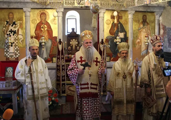 Прослава Светог краља Владислава у манастиру Милешеви