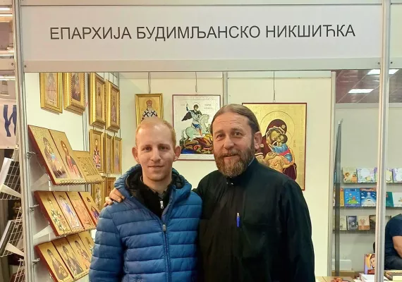 Уредник портала „Кинонија“ посетио штанд Епархије будимљанско-никшићке
