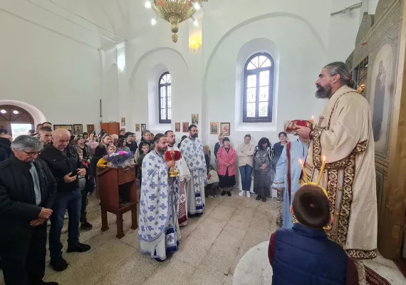 Архијерејска Литургија у Драговој Луци