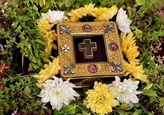 Носећи крст учимо се љубави