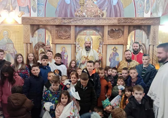 Епископ Методије на Савиндан богослужио у селу Дапсиће