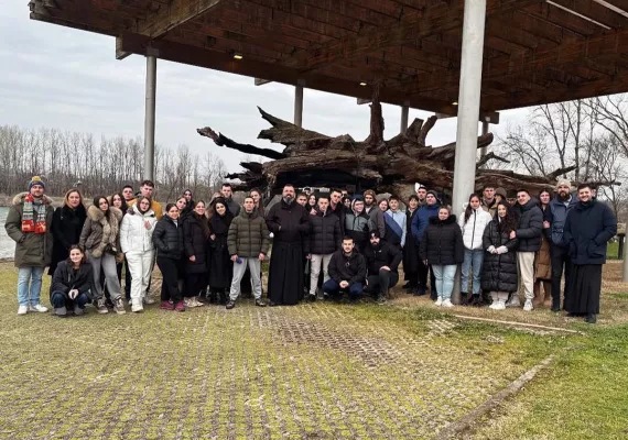 Братство православне омладине Светог Василија посјетило манастир Јасеновац и  Бањалучке светиње