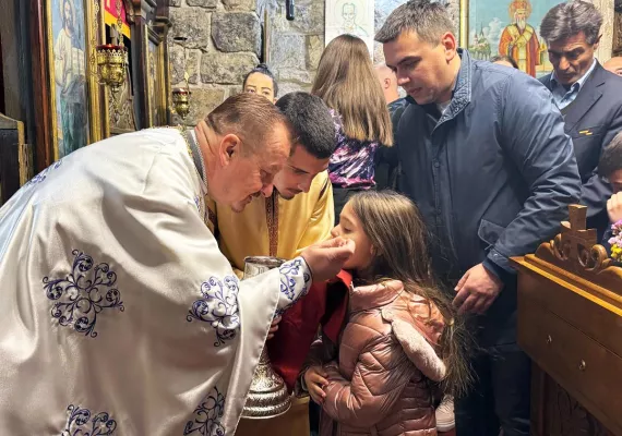 Литургија у недјељу у цркви Светих апостола Петра и Павла