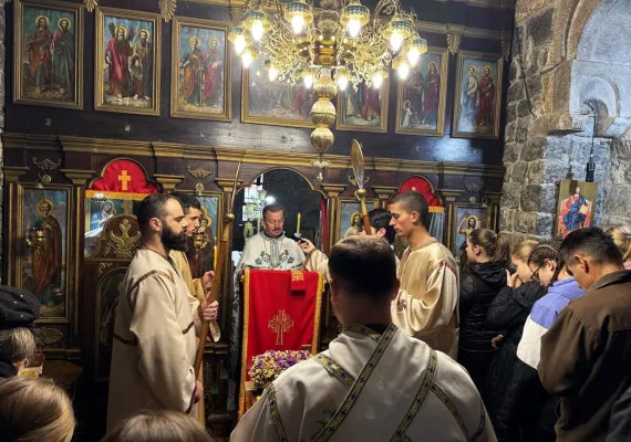 Литургија у цркви Светих Апостола Петра и Павла