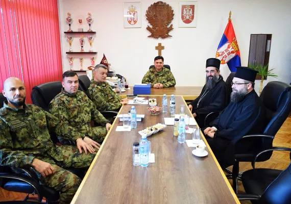 Радни састанак у команди 63. Падобранске бригаде