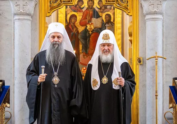 Патријарх српски Порфирије данас путује у Москву