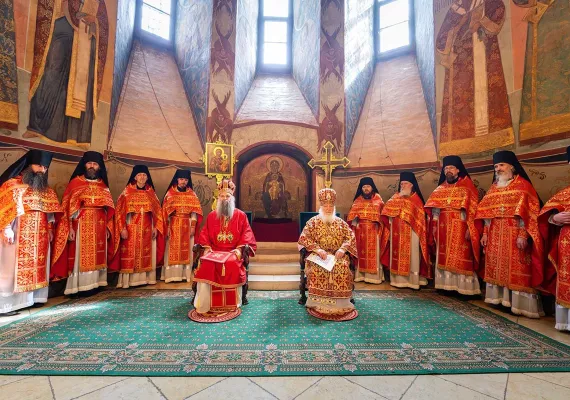 Патријарси Кирил и Порфирије служили свету Литургију у Тројице-Сергијевој лаври