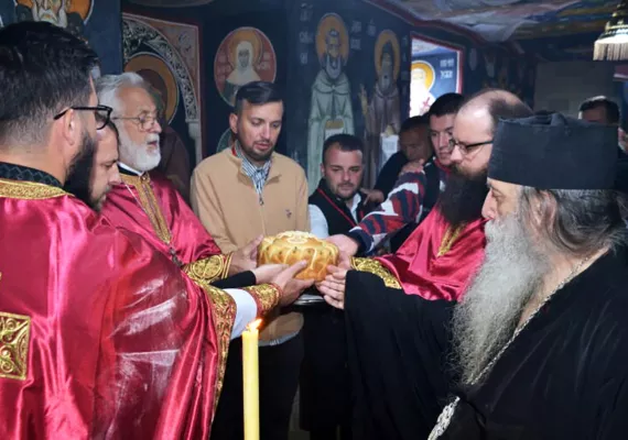 Уочи празника Светог Василија Острошког прослављен Преподобни Исаија Острошки