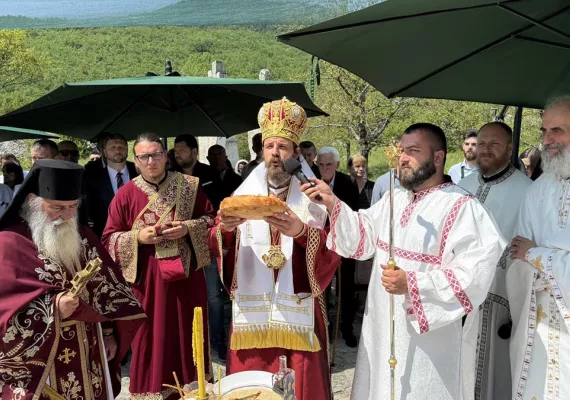 Владика Пајсије у Долима пивским